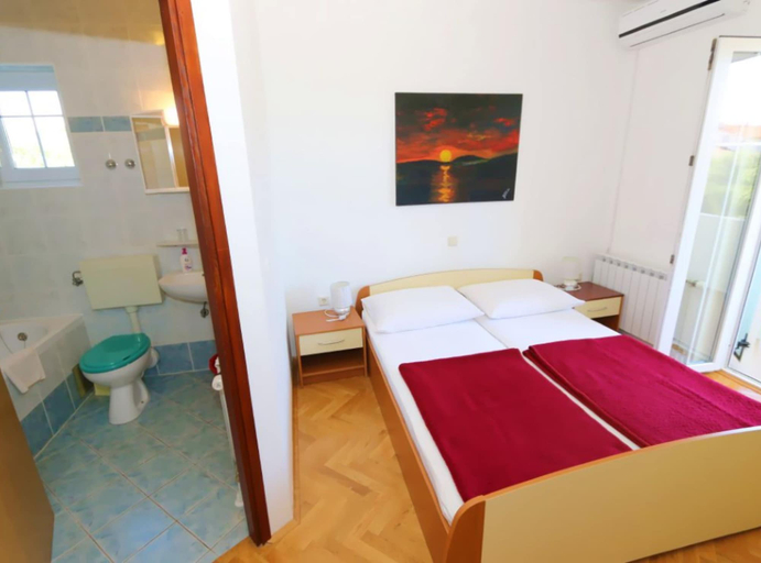 Room 2, Comfort Apartments Delminium With Sea View, Novalja
