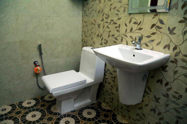 Bathroom 2, HAILS HOMESTAY, Alappuzha