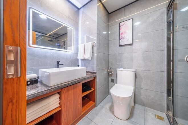 Bathroom 4, Electric Machine Hotel, Yuncheng