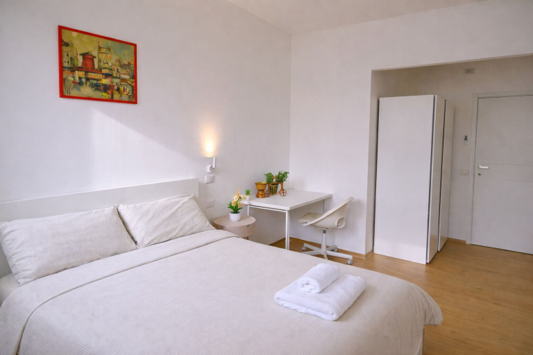 Room 4, Casa Arena, Milano