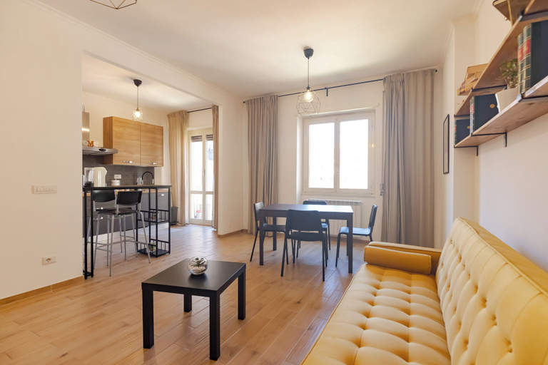 Living area 2, Moderno e comodo Metro Lucio Sestio, Roma