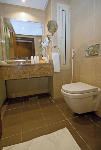 Bathroom 5, Ramada Dar Al Fayzeen Hotel Makkah, Makkah