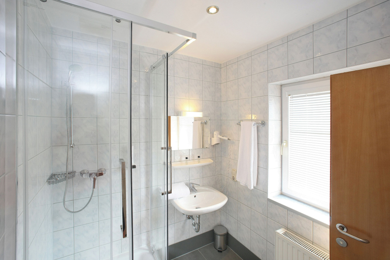 Bathroom 4, Seehotel Sissi, Zell am See