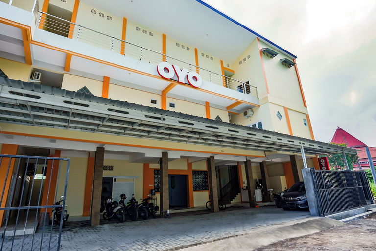 Exterior 3, Hotel O Banuwa Family Residence, Surabaya