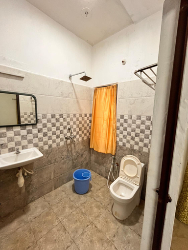 Bathroom 3, Jamath Villas 1307, Ramanathapuram