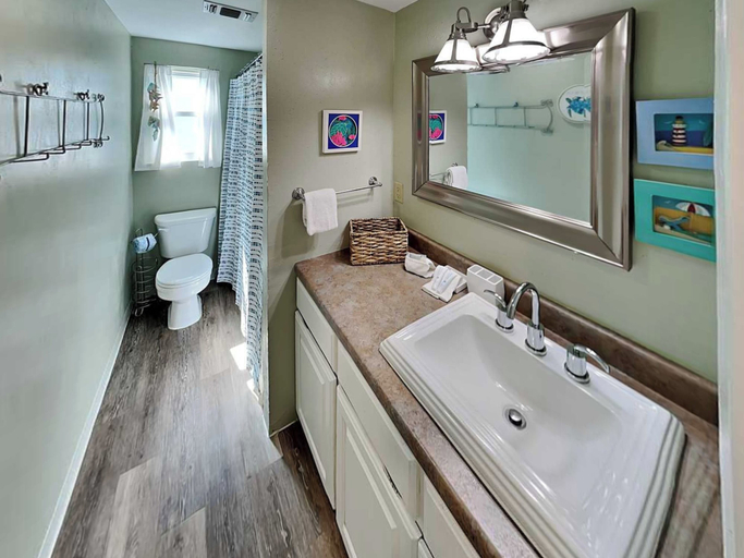 Bathroom 3, Palm Paradise by Silver Sands Vacation Rentals, Nueces