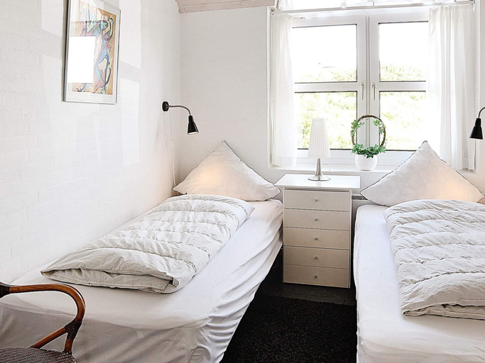 Bedroom 2, 5 Star Holiday Home in Ringkobing, Ringkøbing-Skjern