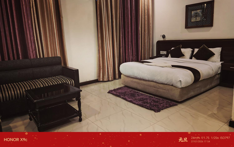 Bedroom 2, Hotel Black and White International, Lumbini