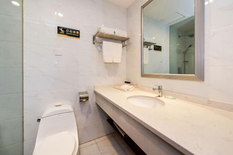 Bathroom 2, Guangming Hotel, Weinan