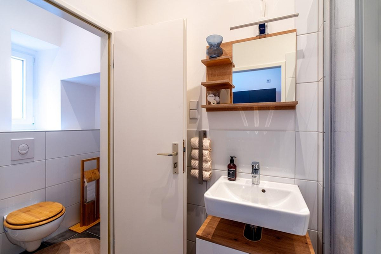 Bathroom 2, Apartment in Berlin Mitte, Berlin