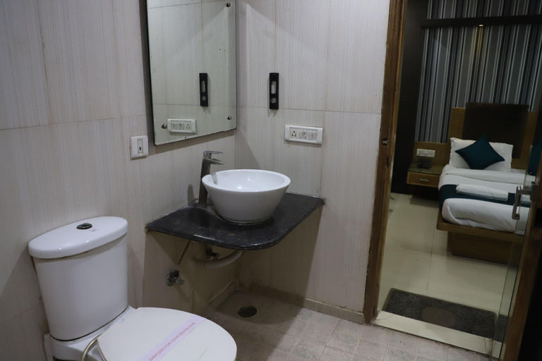 Bathroom, Hotel Lav-Kush Deluxe, Delhi