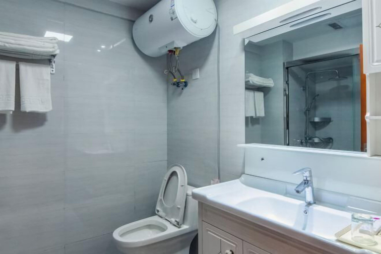 Bathroom 3, Taicang Your Crown Trip Inn, Suzhou