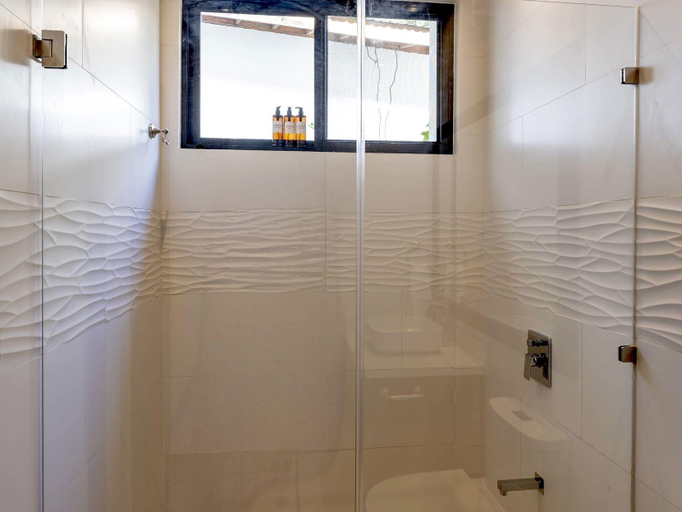 Bathroom 4, Surfside Apartments - Playa Mar Azul, Puntarenas