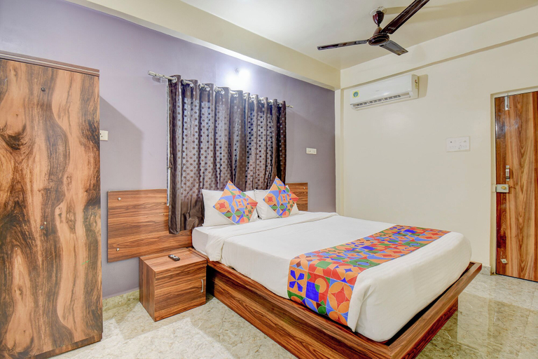 Room 2, Fabhotel Dream Sky, Pune