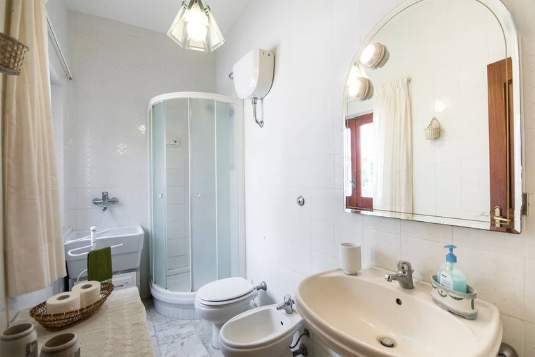Bathroom, Villa Iole Apartment, Carbonia-Iglesias