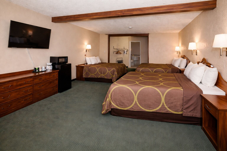 Bedroom 3, Super 8 by Wyndham Gallup, McKinley