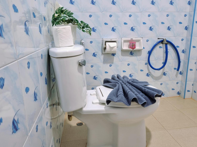 Bathroom 3, Bang Yan Rimlay, Ko Yao District