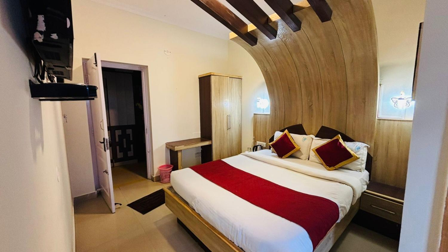 Bedroom 2, VR Residency, The Nilgiris