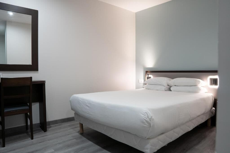 Bedroom 4, Aéro Club, Hauts-de-Seine