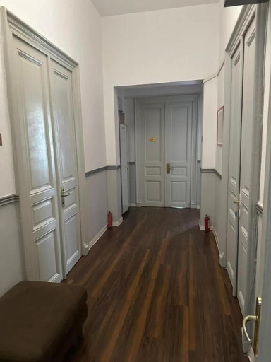 Others 5, Antique Hostel, Municipiul Bucuresti