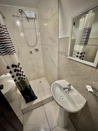 Bathroom 3, Apu Wasi, Cusco