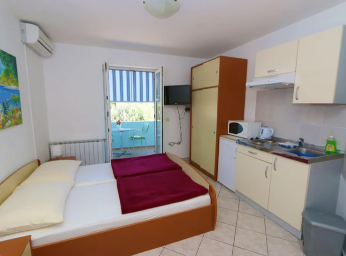 Room 3, Comfort Apartments Delminium With Sea View, Novalja
