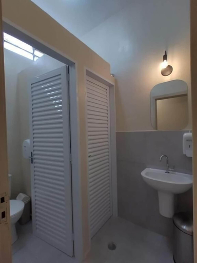 Bathroom 5, Soul Hostel 2, São Paulo