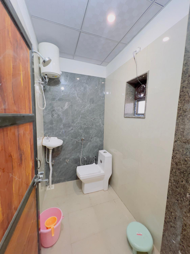 Bathroom 4, Hotel Shri Raghuvansh, Sikar