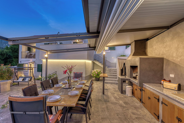 Outdoor dining 2, Villa Rhapsody, Bakar