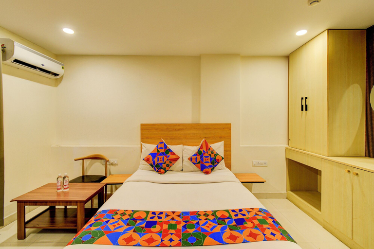 Room 3, Fabhotel White Ridge Gachibowli, Hyderabad
