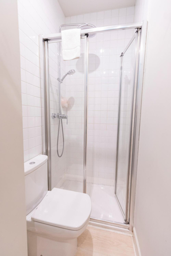 Bathroom 5, Urban Sea Hotel Atocha 113, Madrid