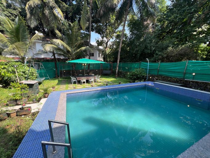 Swimming pool, Beach Side Home Stay - Kihim, Raigarh