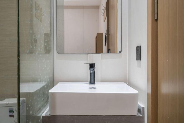 Bathroom 3, Yiheju Hotel (Shanghai West Railway Station Caoyang Road Branch), Shanghai