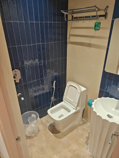 Bathroom 5, Spontrail Hostel, Garhwal