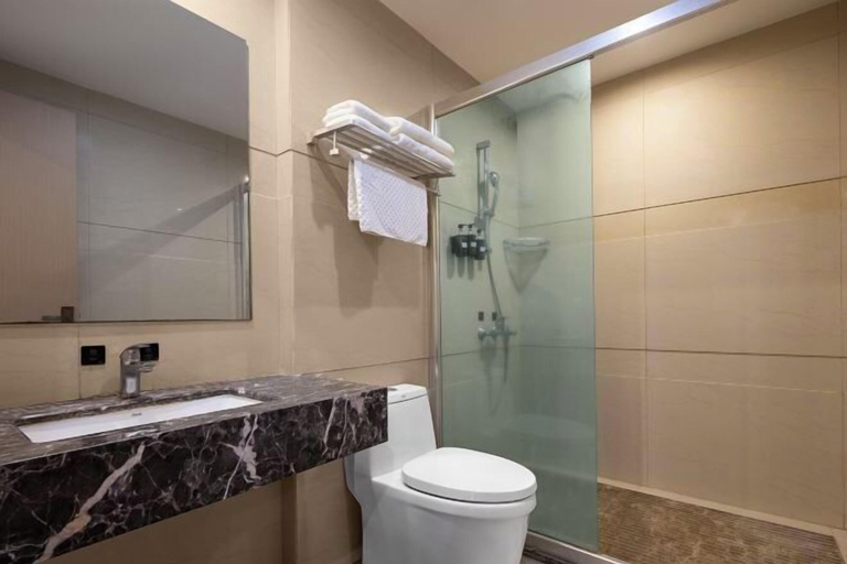 Room 2, Puning · Fu Xiang Audio-Visual Landscape Hotel, Jieyang