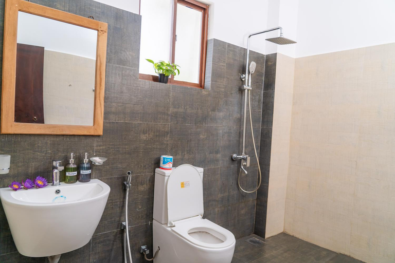 Bathroom 3, Bay Hiriketiya, Dickwella
