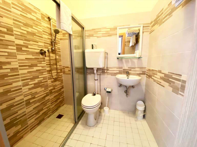 Bathroom 5, Hotel Aron Rimini, Rimini