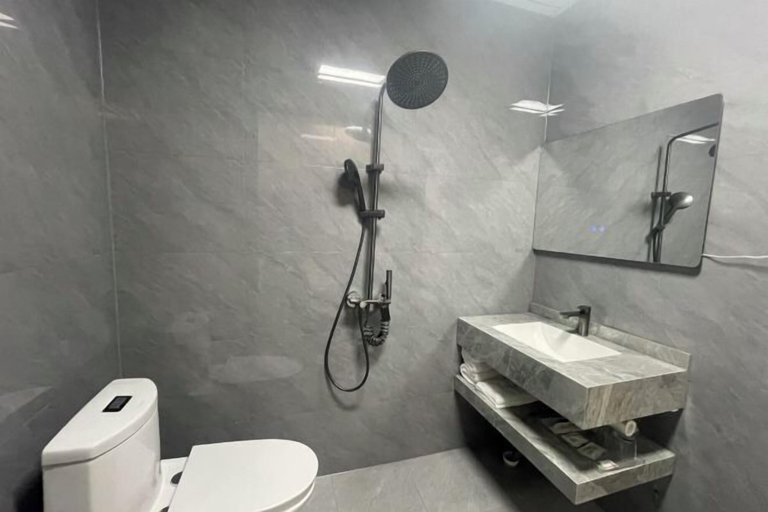 Bathroom 3, Nanzhang Auspicious Sign Business Hotel, Dali Bai