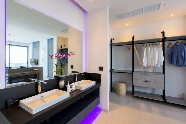 Room 5, Villa Momo modern sea view private pool, Pulau Phuket
