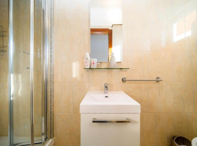 Bathroom 3, Apartments Bozena, Krk