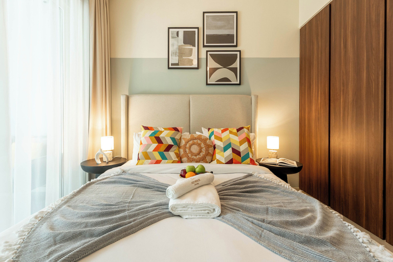 Room 2, Elegant Reva 1BR - Pool & Gym, Dubai