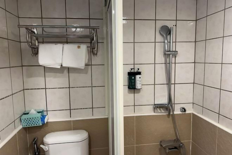 Bathroom 5, Bantshiann Hualie Hotel, Hualien