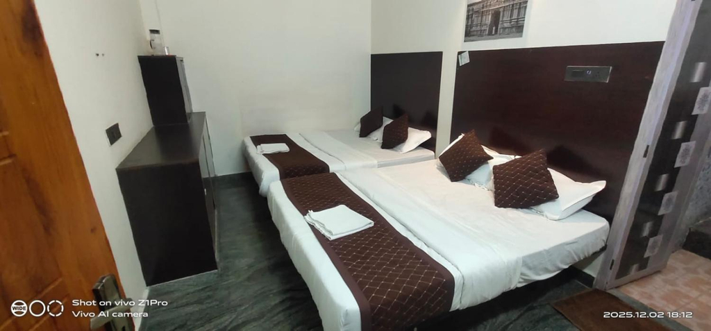 Others 4, shree chendur family residency NON AC rooms, Tiruvannamalai
