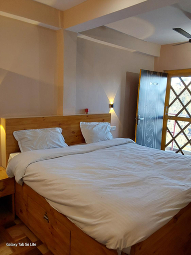 2, COMMANDER VILLa, Nainital