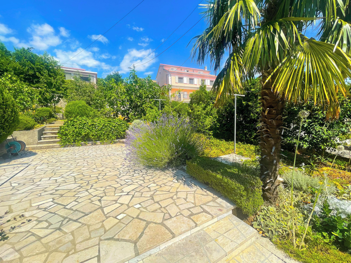 Property grounds 4, Studio apartman Herceg, Crikvenica