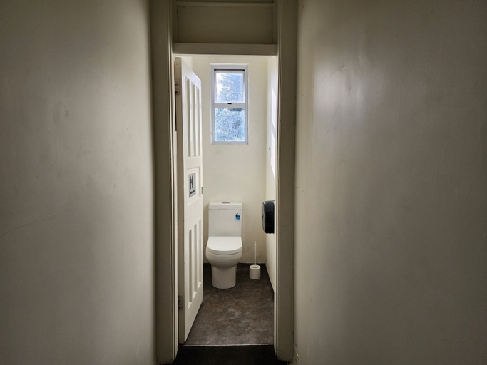 Shared bathroom 5, Urban Lounge Sleepery Carterton, Carterton