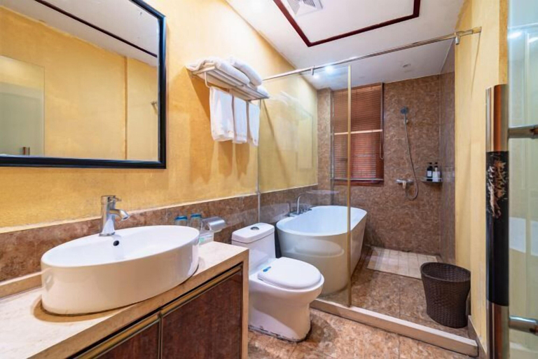 Bathroom 4, Yangshuo wanglai Hotels, Guilin