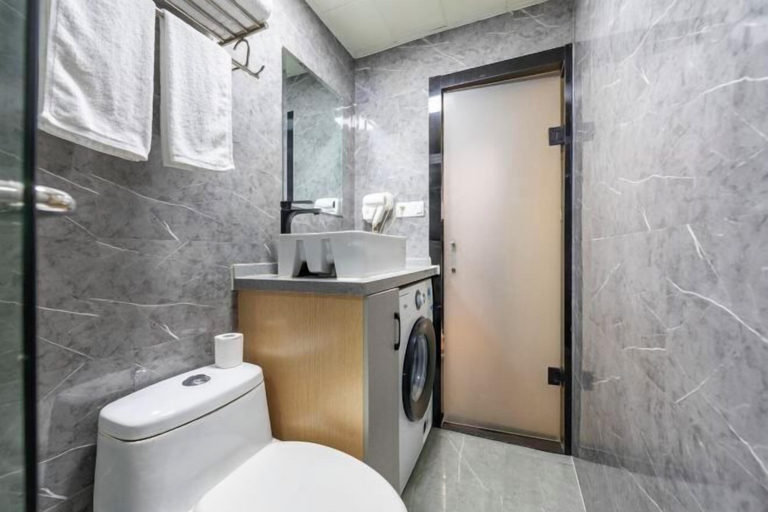 Bathroom 3, Shanghai Lianzheng Hotel (People's Square Subway Station), Shanghai