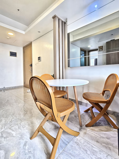 In-room dining, Luxe By SanLiving - 2BR - HubLife Mall, Jakarta Barat