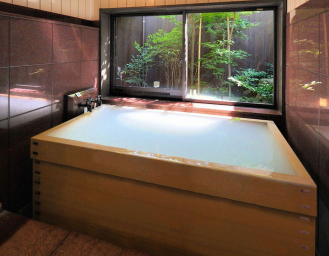 Bathroom, Menmentei Wataya, Niigata